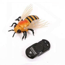 Load image into Gallery viewer, Infrared Remote Control Animal Insect Toys Simulation snake bee,Electronic robot toy for cat dog, Halloween Prank Funny Toys - Ole Misc.